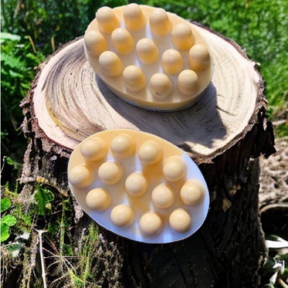 Hand Crafted Oatmeal Honey & Milk Massage Soap Bar - Picture 4 of 5